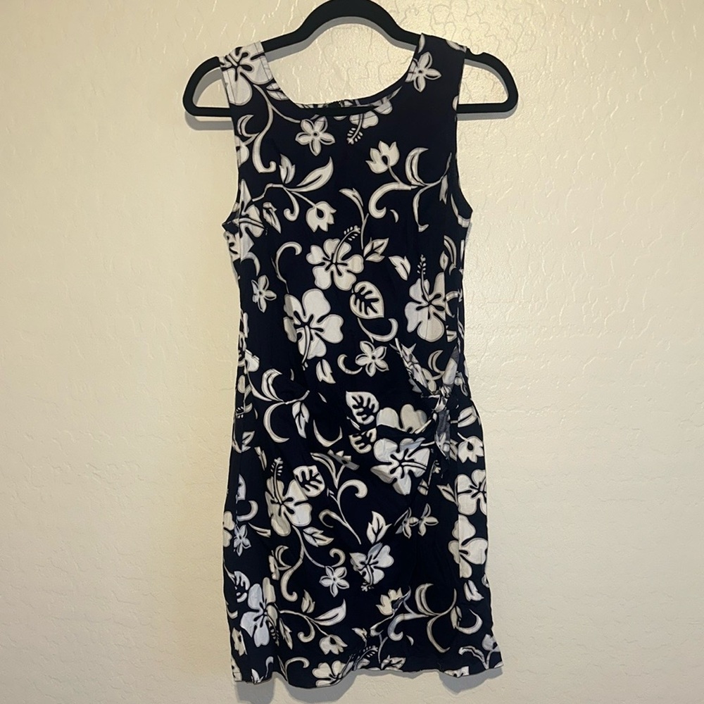 Hawaiian Floral Navy and White Summer Dress - Picture 3 of 9